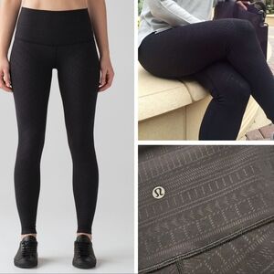 Lululemon Wunder Under Hi-Rise Tight (Embossed Full-On Luxtreme 28") Sz: 4 (S)